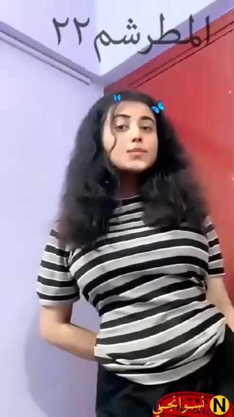 اندر ايدج تدلع وتعرض بزازها الملبن لحبيبها سكس نودز مصري