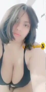 اندر ايدج كيرفي تعرض جسمها في الحمام سكس نودز مصري