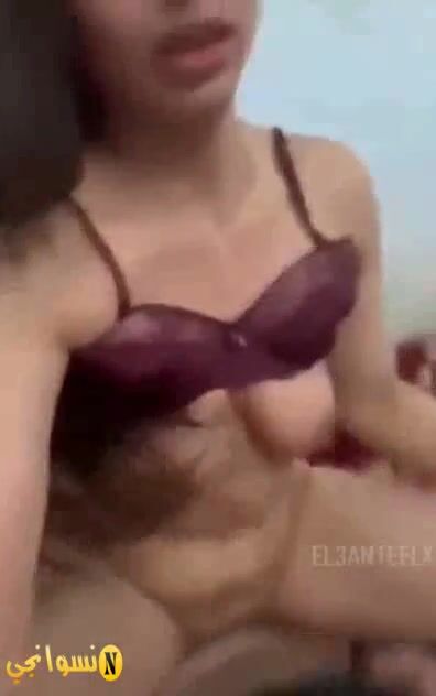 بنت تصور نفسها وهي بتتنطط على زب حبيبها ومستمتعة سكس مصري xnxx