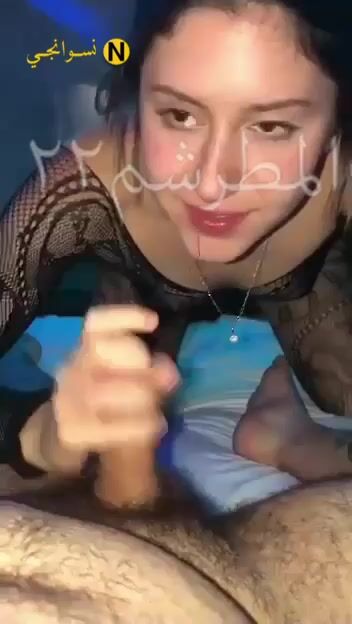 بنوتة زي القمر وشها بريئ بس لبوة اوي في المص سكس مصري