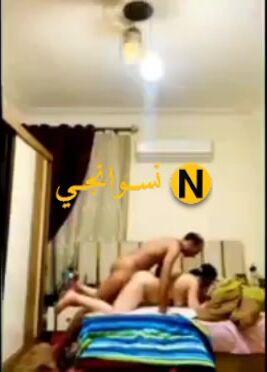 راجل هايج يعمل مساج لعشيقته على السرير وينيكها سكس مصري xnxx
