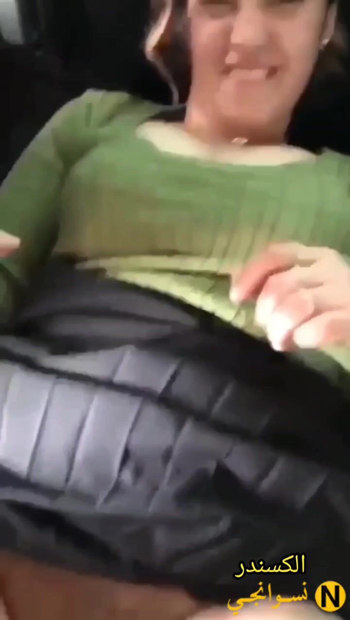 زانق صاحبته في العربية ويفشخها نيك سكس مصري
