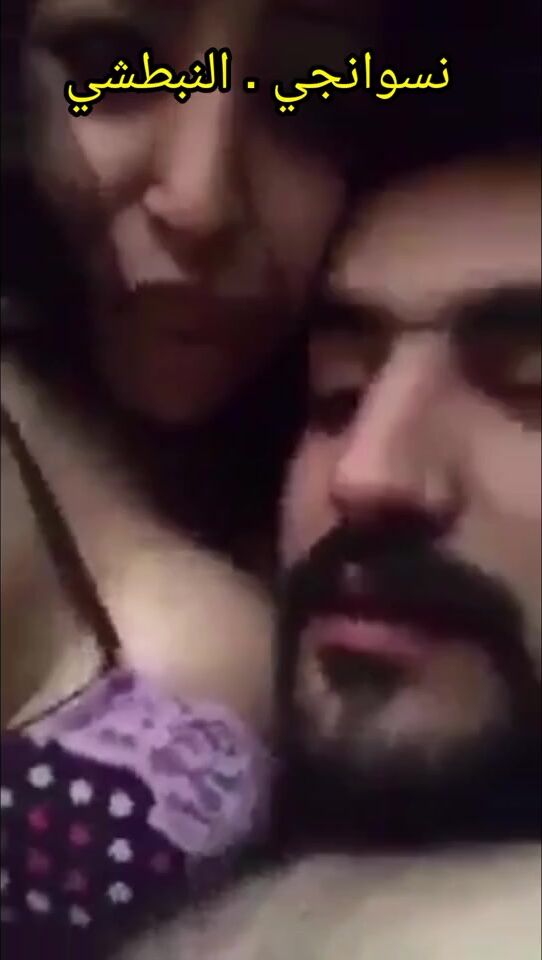 شاب مع حبيبته البطل تدلع عليه وتركب على زبه سكس مصري