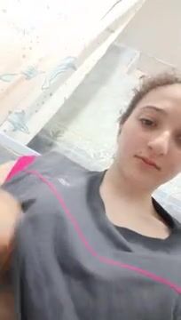 مراهقة بيضاء تعرض جسمها الحلو سكس نودز مصري