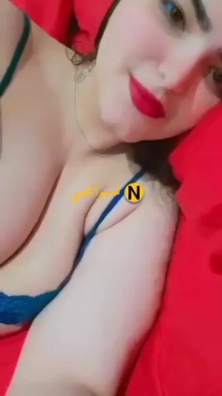 مزة بيضا ملبن تلعب في بزازها الكبار بكل هيجان سكس نودز مصري