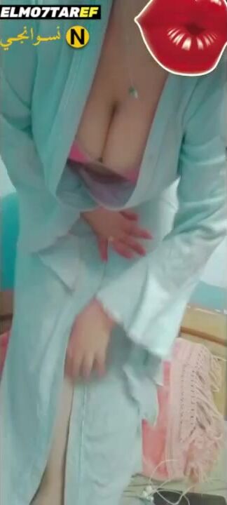 مزة نار بقميص النوم تدلع حبيبها سكس نودز مصري