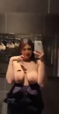 مطلقة هايجة تعرض جسمها المربرب سكس نودز مصري