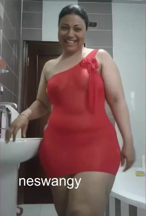 ميلف فلاحة تتشرمط على عشيقها وتصورله نودز سكس نودز مصري