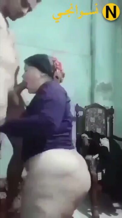 ميلف فلاحة تمص زب شاب قد ابنها سكس مصري xnxx