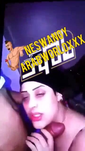 ميلف هايجة تمص زب عشيقها وتحلبه سكس مصري xnxx