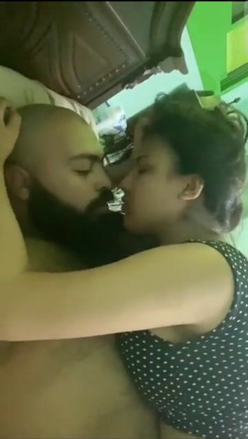 واد مع صاحبته يدخنو مع بعض وأحلى سهرة نيك سكس مصري xnxx