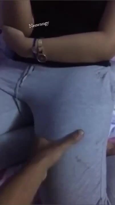 ولد هايج يتحرش باخته ويلمس كسها سكس مصري محارم