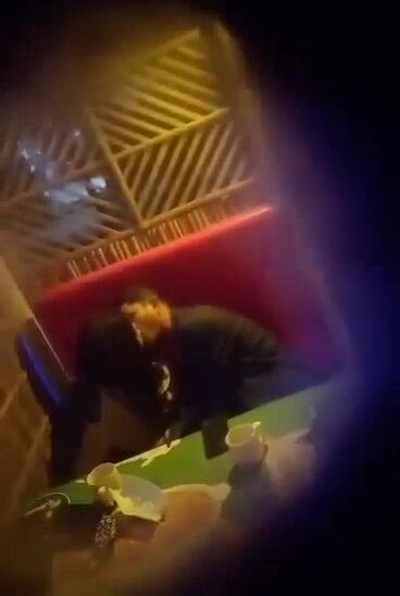 يزنق صاحبته في كافيه ويخليها تمصله زبه سكس مصري xnxx